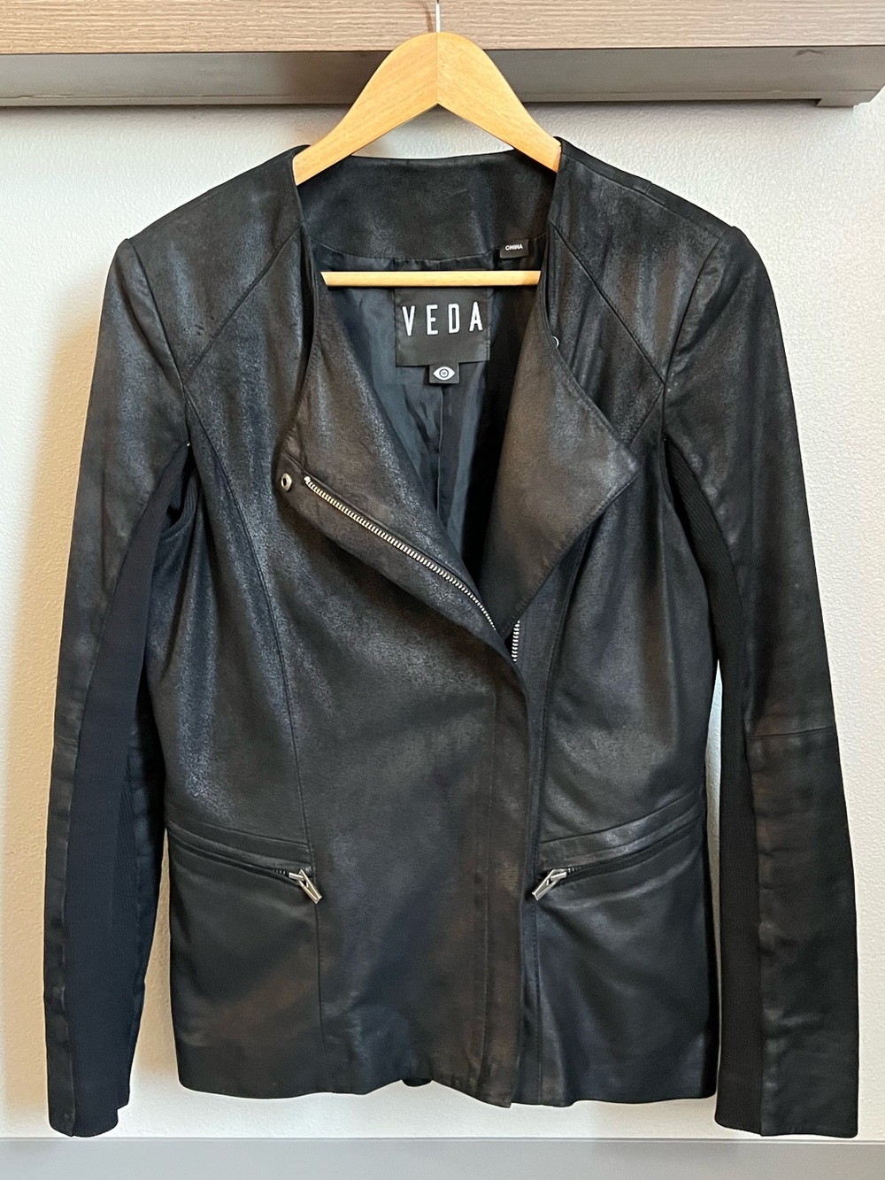 VEDA Black Lamb Leather Moto Jacket M Minimalist Stretch Panel Capsule Wardrobe